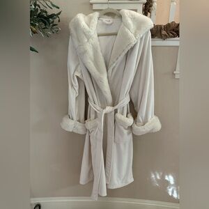 Pottery Barn Cream Robe with Faux Fur Trim